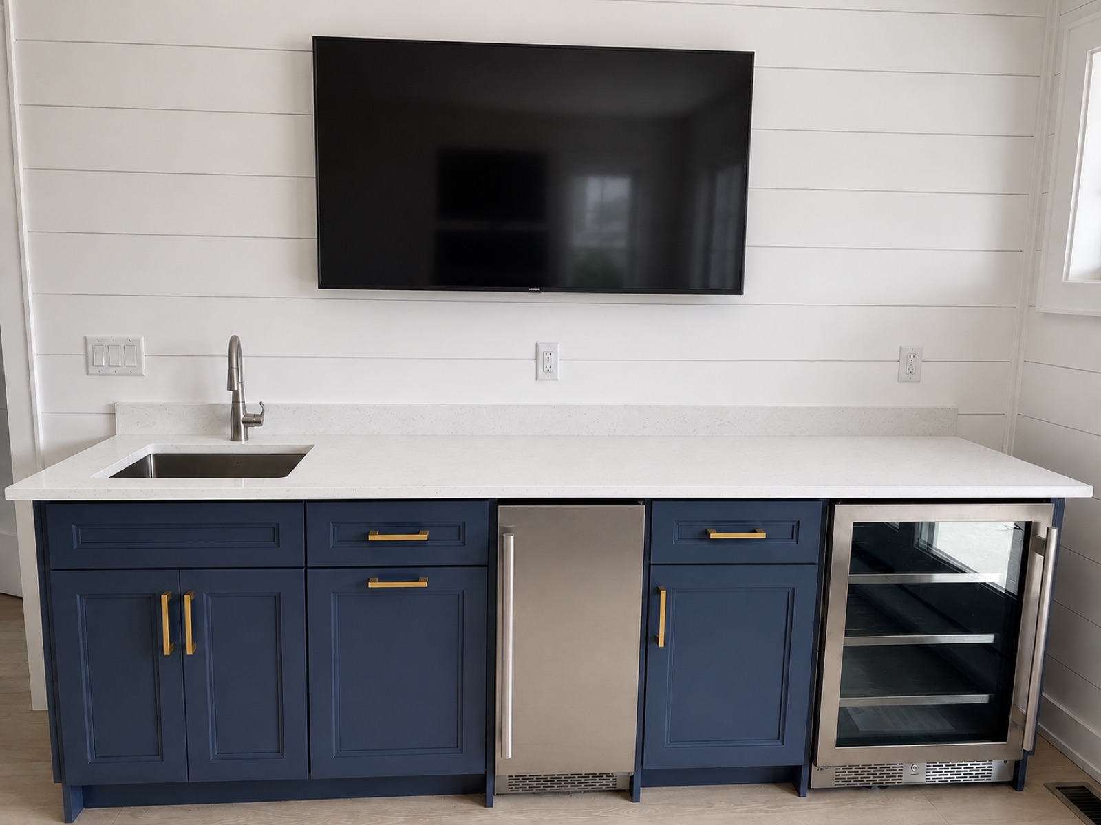 Media & Entertainment Centers